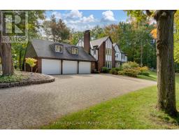 11 PARK TRAIL, Springwater, Ontario