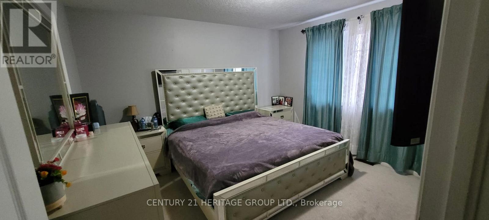 11 SILVER MAPLE CRESCENT, Barrie, Ontario