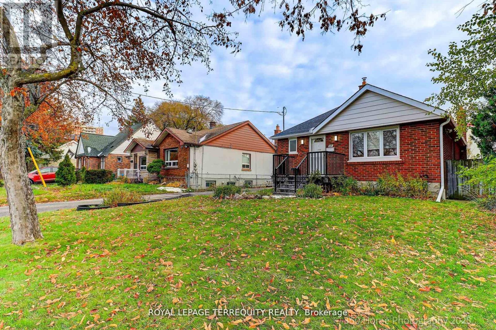 27 John Best Avenue, Toronto, Ontario  M9N 1C4 - Photo 26 - W12994894