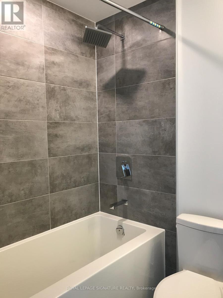 2005 - 297 Oakwalk Drive, Oakville, Ontario  L6H 3R6 - Photo 14 - W12994908