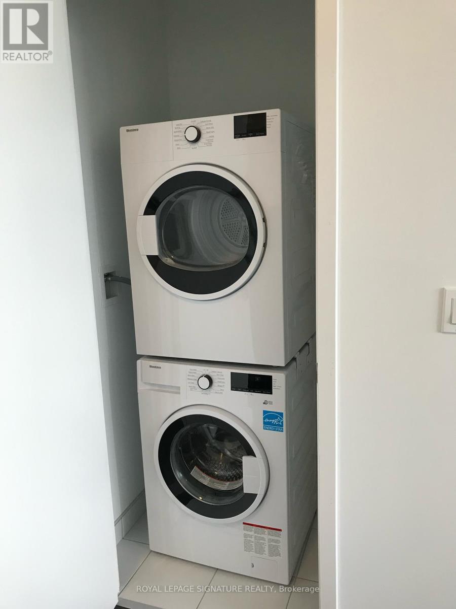 2005 - 297 Oakwalk Drive, Oakville, Ontario  L6H 3R6 - Photo 15 - W12994908