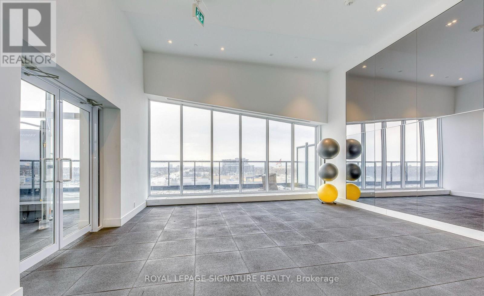 2005 - 297 Oakwalk Drive, Oakville, Ontario  L6H 3R6 - Photo 18 - W12994908