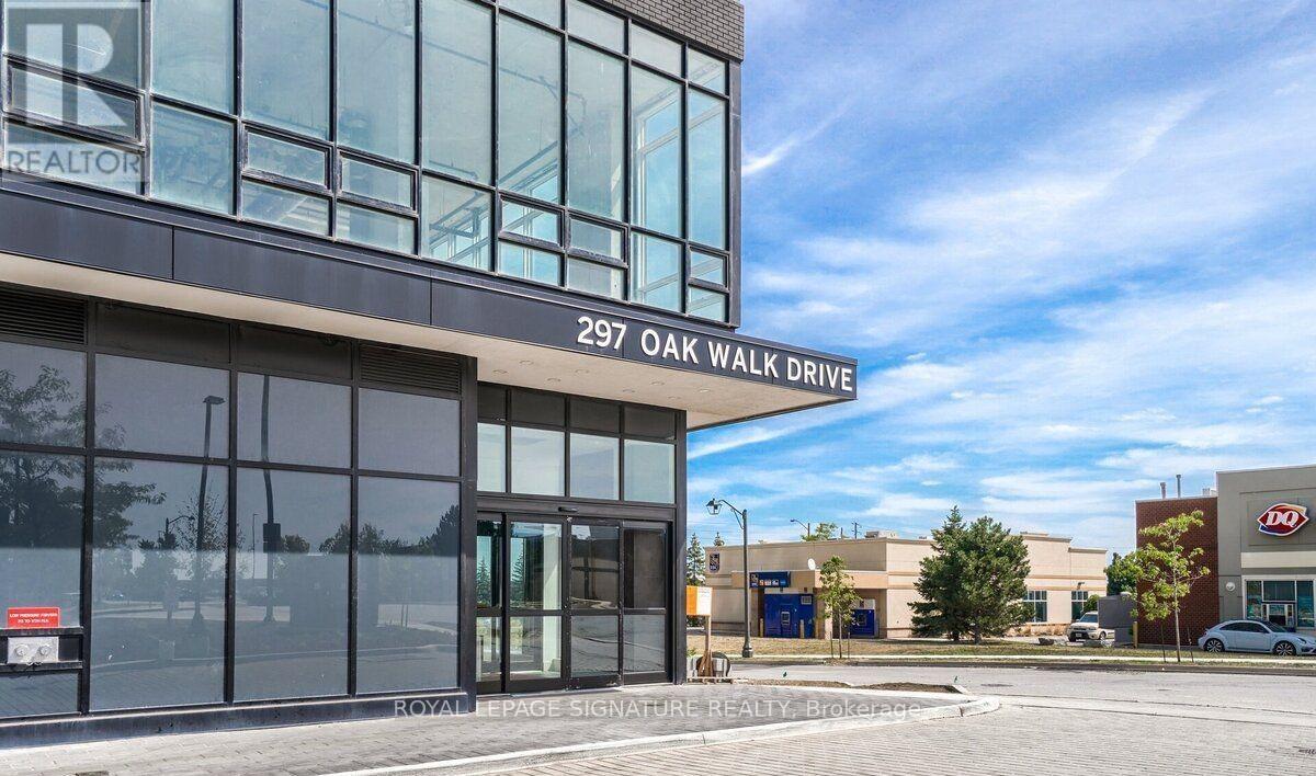 2005 - 297 Oakwalk Drive, Oakville, Ontario  L6H 3R6 - Photo 2 - W12994908