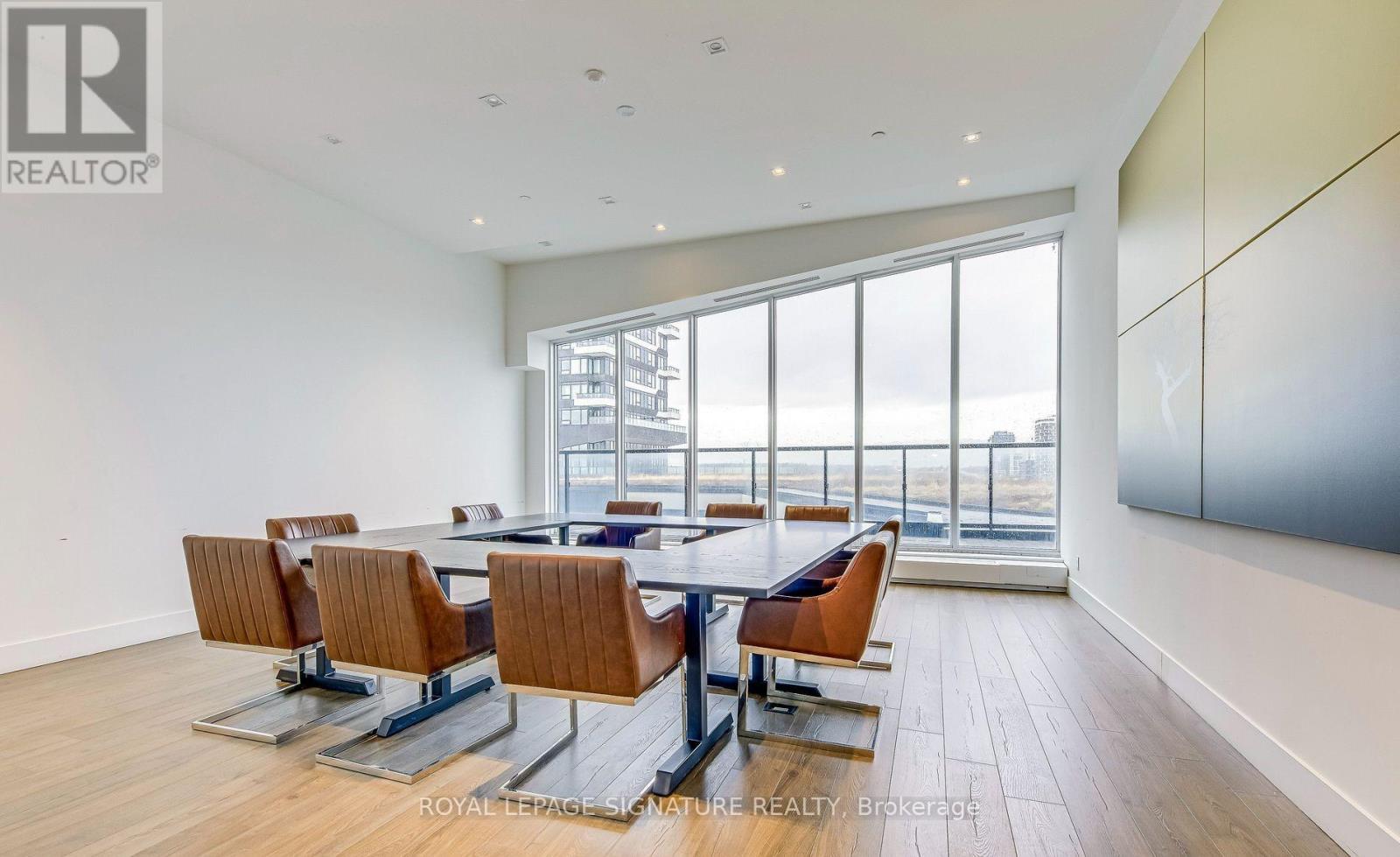 2005 - 297 Oakwalk Drive, Oakville, Ontario  L6H 3R6 - Photo 22 - W12994908