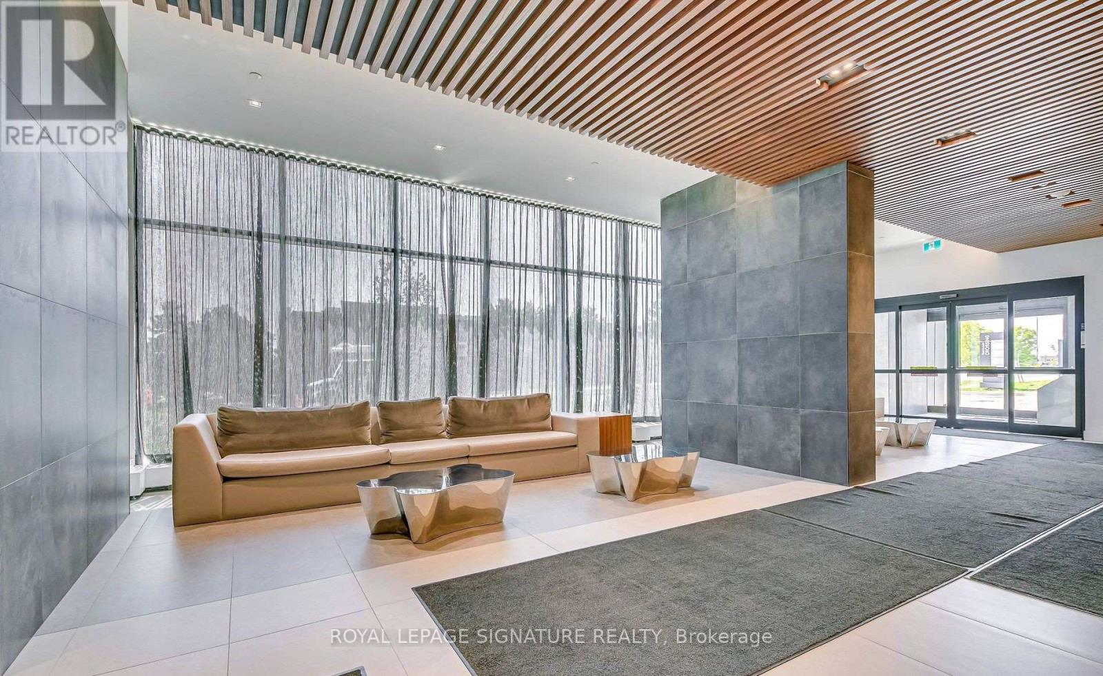 2005 - 297 Oakwalk Drive, Oakville, Ontario  L6H 3R6 - Photo 4 - W12994908