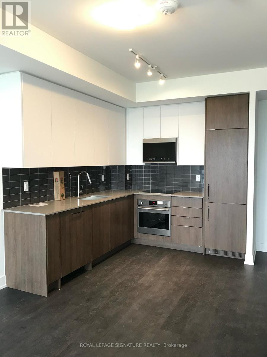 2005 - 297 Oakwalk Drive, Oakville, Ontario  L6H 3R6 - Photo 8 - W12994908