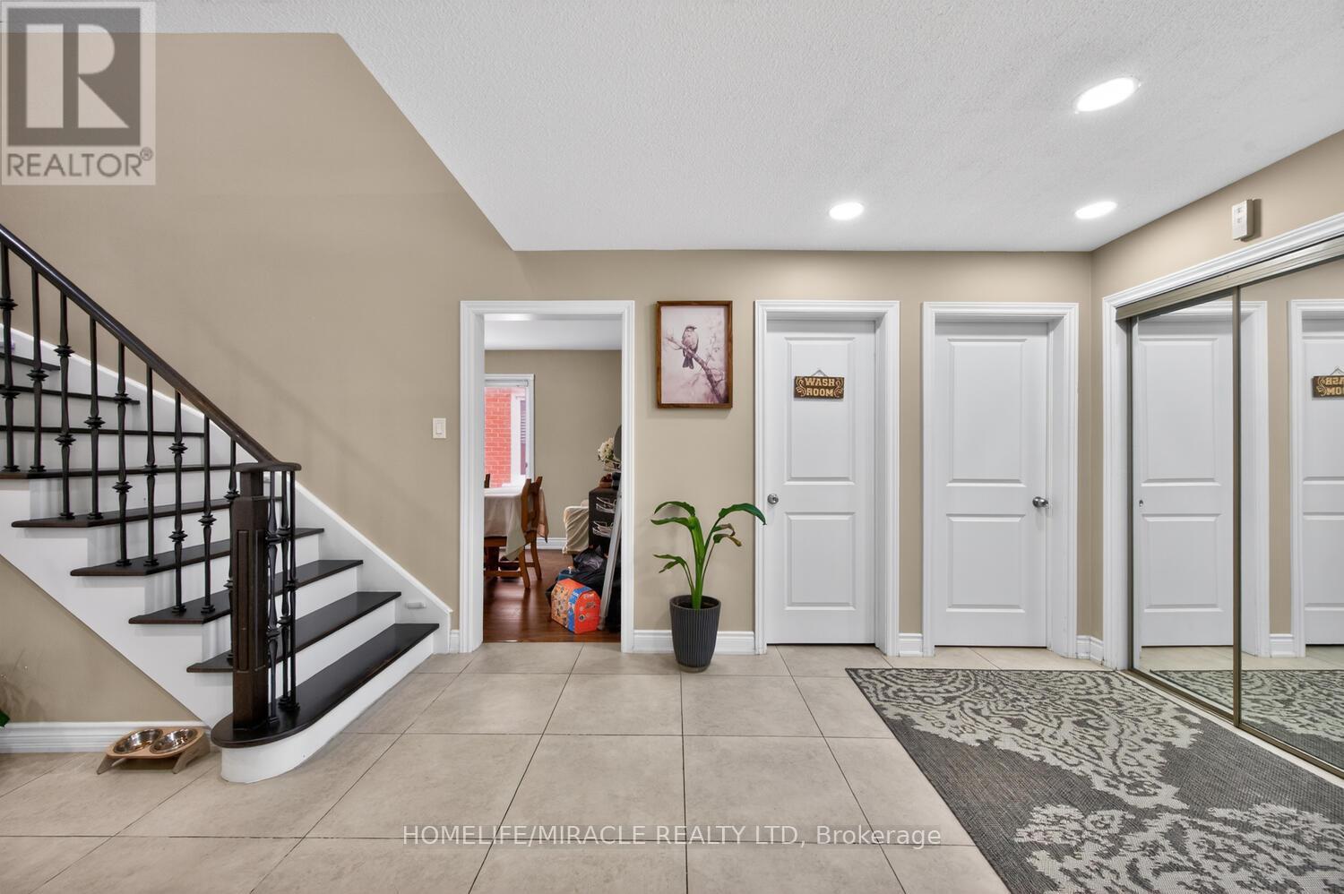 137 Minglehaze Drive, Toronto, Ontario  M9V 4W7 - Photo 23 - W12994918