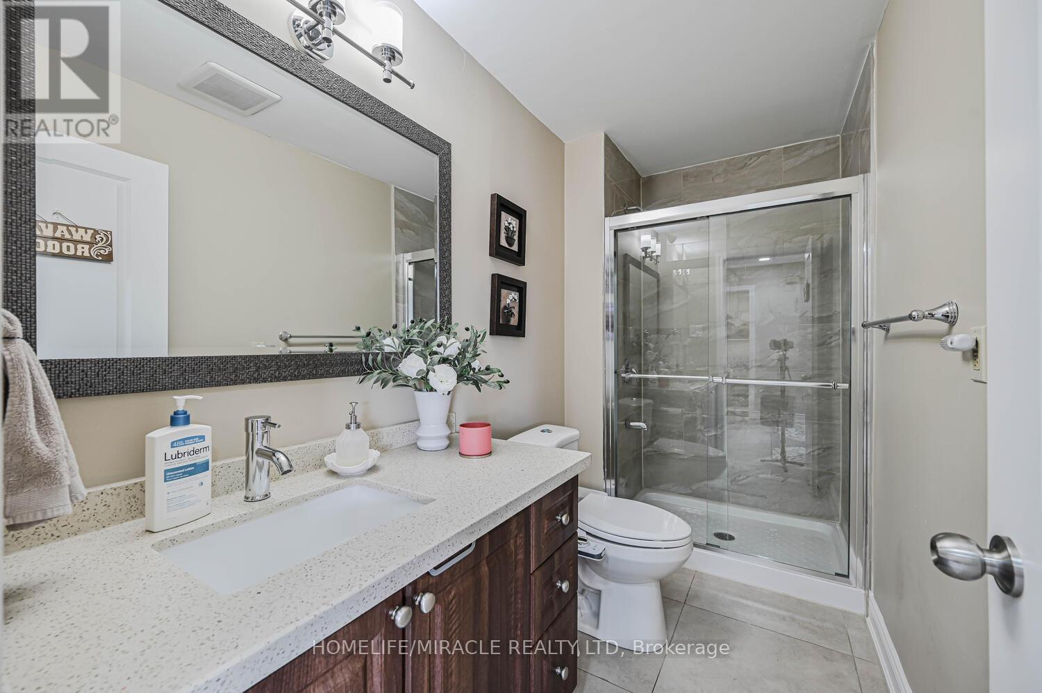 137 Minglehaze Drive, Toronto, Ontario  M9V 4W7 - Photo 24 - W12994918
