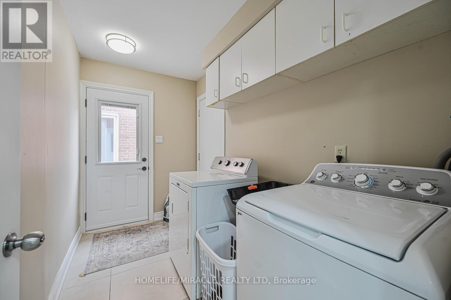 137 Minglehaze Drive, Toronto, Ontario  M9V 4W7 - Photo 25 - W12994918