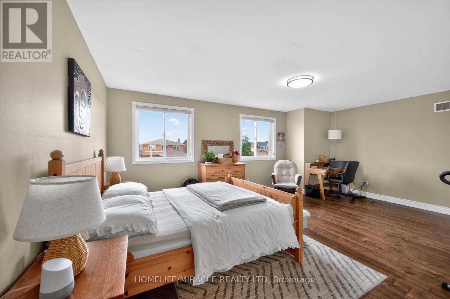 137 Minglehaze Drive, Toronto, Ontario  M9V 4W7 - Photo 30 - W12994918