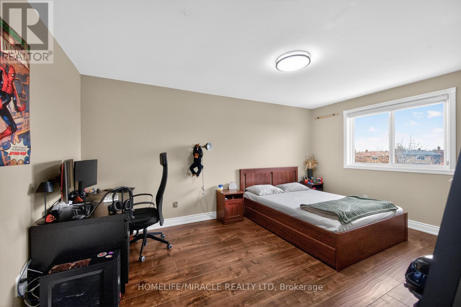 137 Minglehaze Drive, Toronto, Ontario  M9V 4W7 - Photo 33 - W12994918