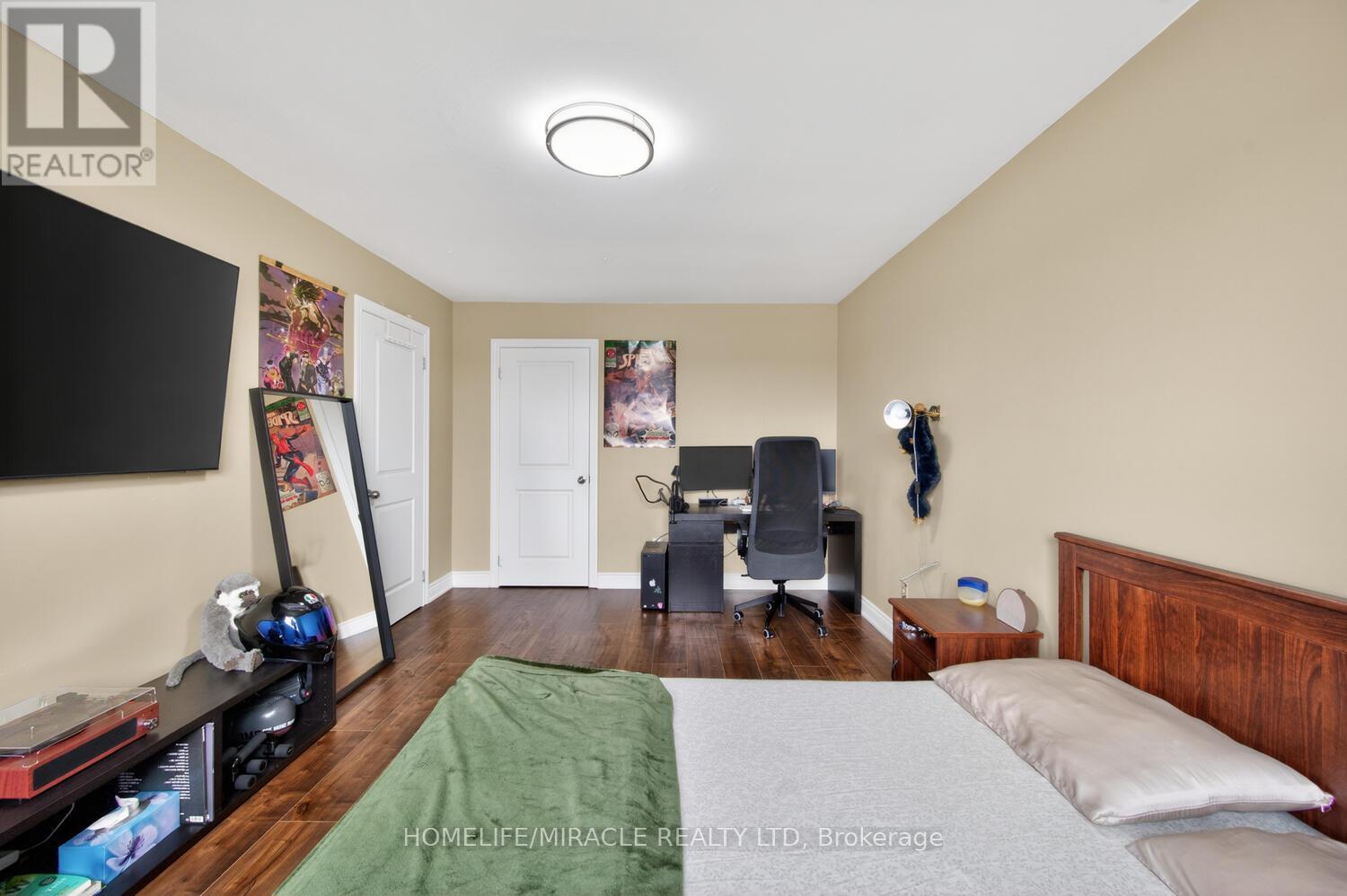 137 Minglehaze Drive, Toronto, Ontario  M9V 4W7 - Photo 35 - W12994918