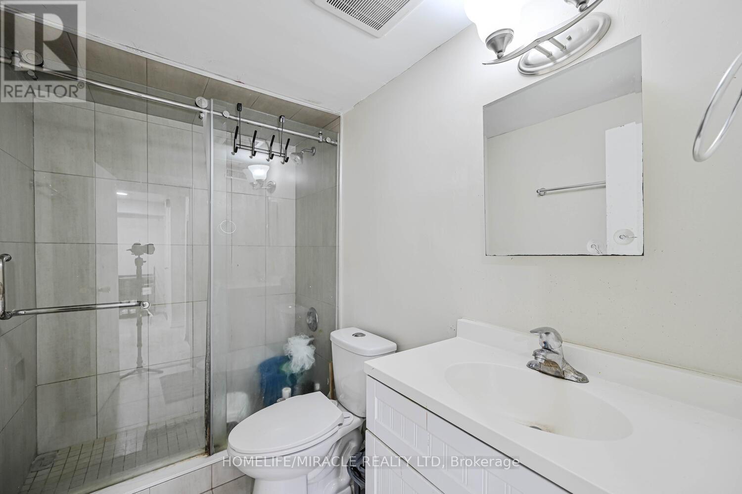 137 Minglehaze Drive, Toronto, Ontario  M9V 4W7 - Photo 44 - W12994918