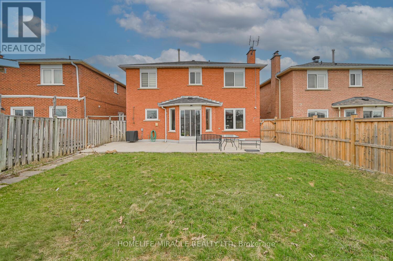 137 Minglehaze Drive, Toronto, Ontario  M9V 4W7 - Photo 47 - W12994918