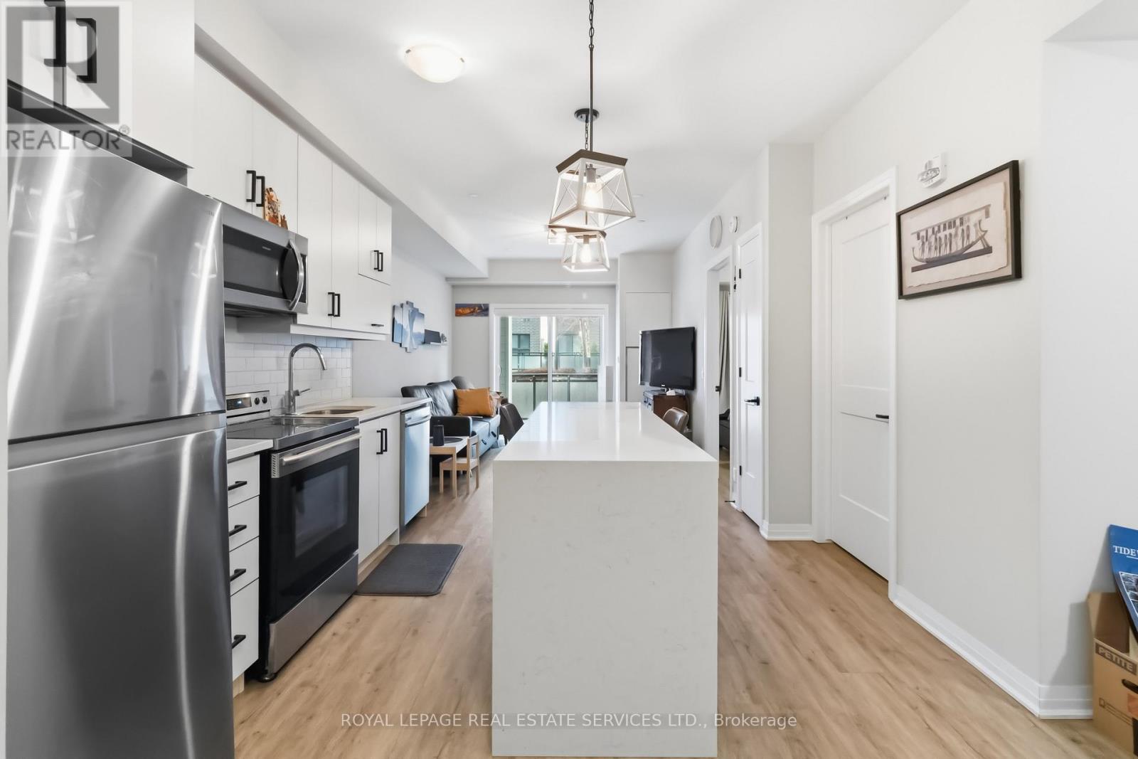 122 - 128 Grovewood Common, Oakville, Ontario  L6H 0X3 - Photo 5 - W12994974