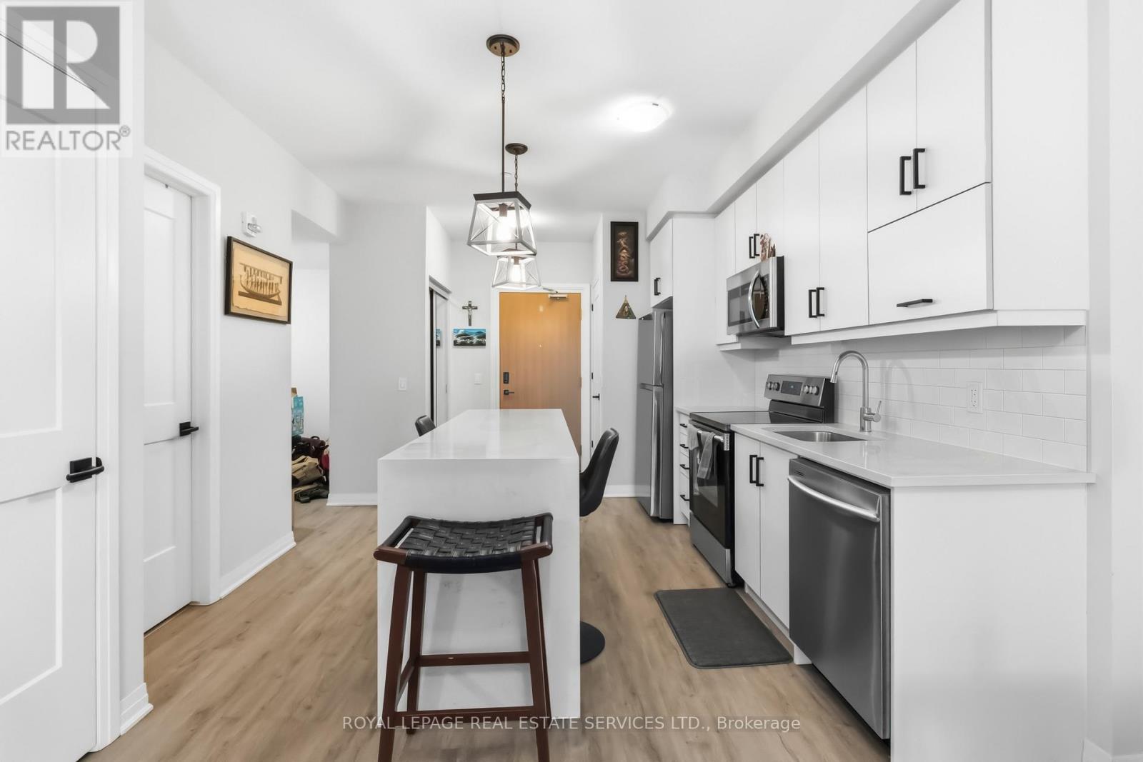 122 - 128 Grovewood Common, Oakville, Ontario  L6H 0X3 - Photo 9 - W12994974