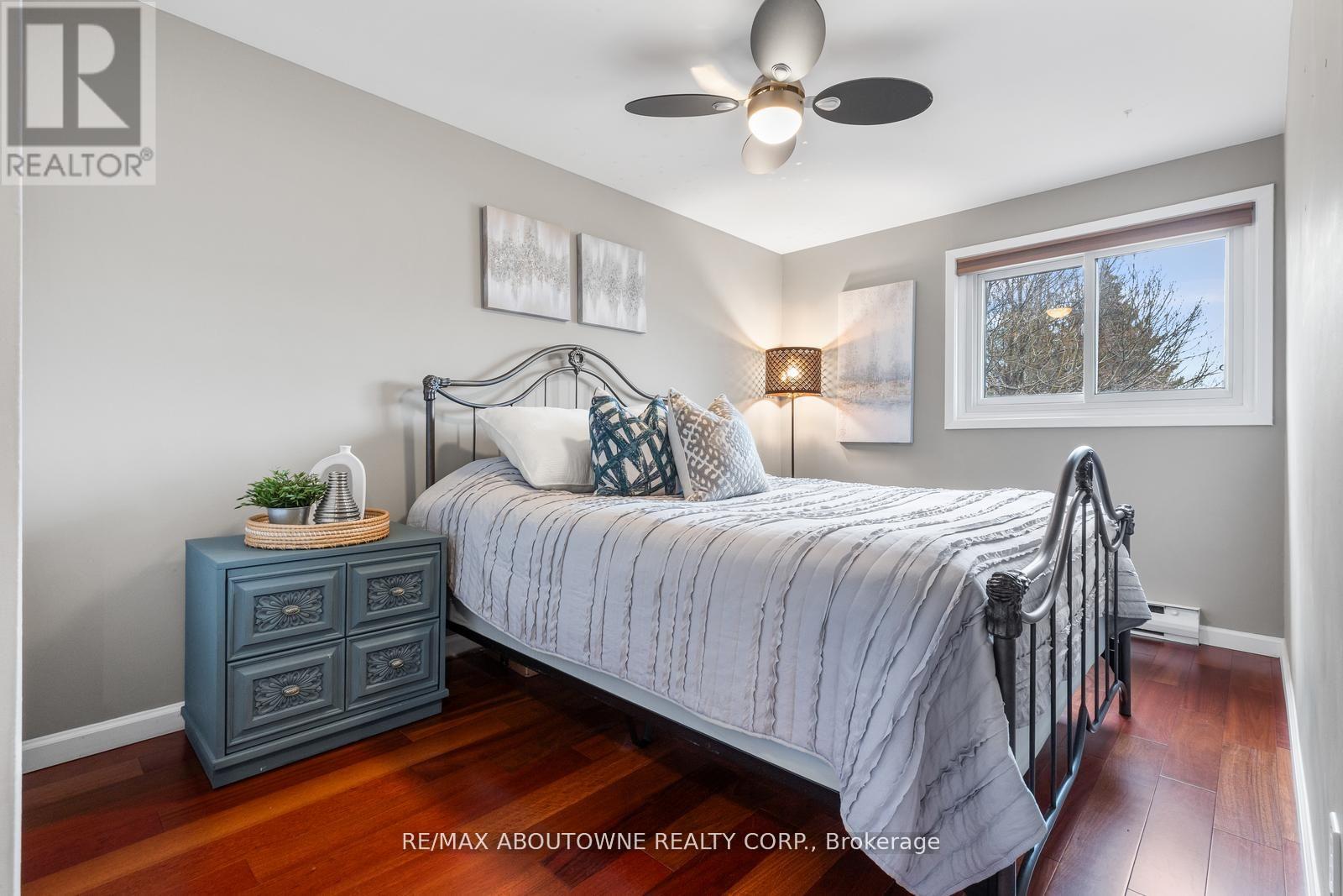 71 Sarah Lane, Oakville, Ontario  L6L 3V2 - Photo 22 - W12994976