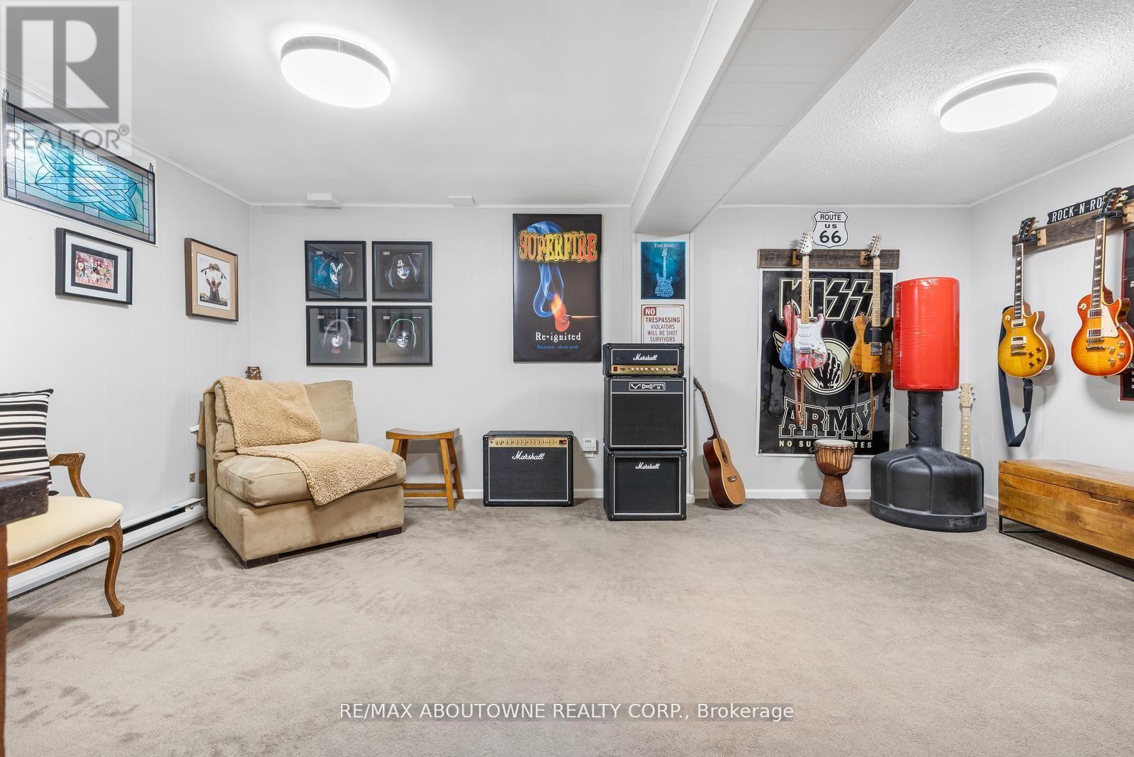 71 Sarah Lane, Oakville, Ontario  L6L 3V2 - Photo 24 - W12994976