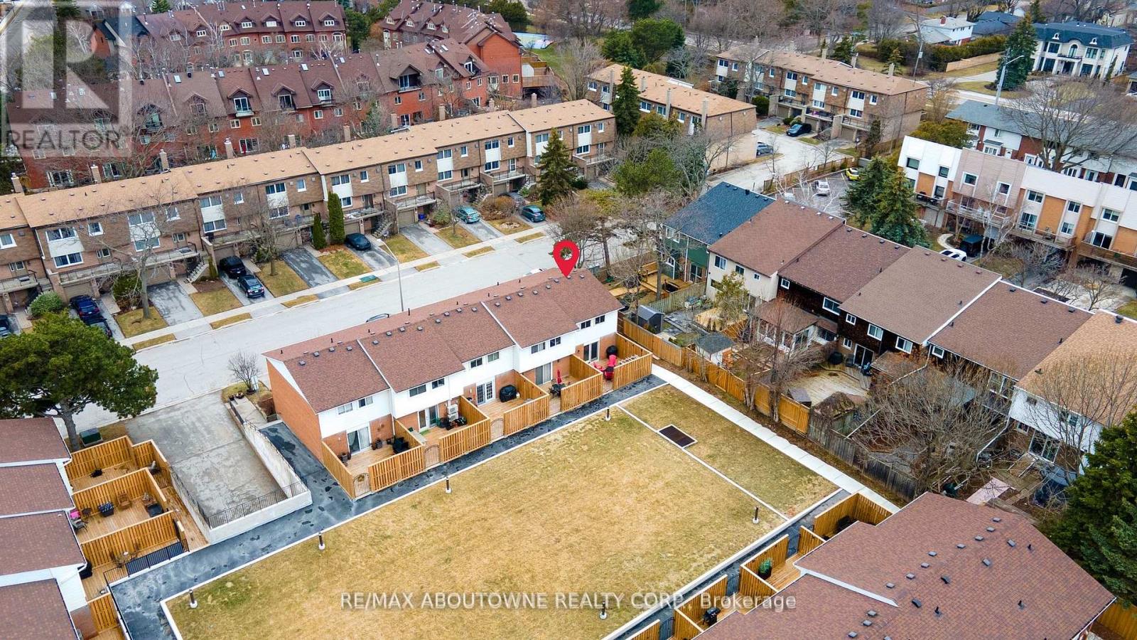 71 Sarah Lane, Oakville, Ontario  L6L 3V2 - Photo 33 - W12994976