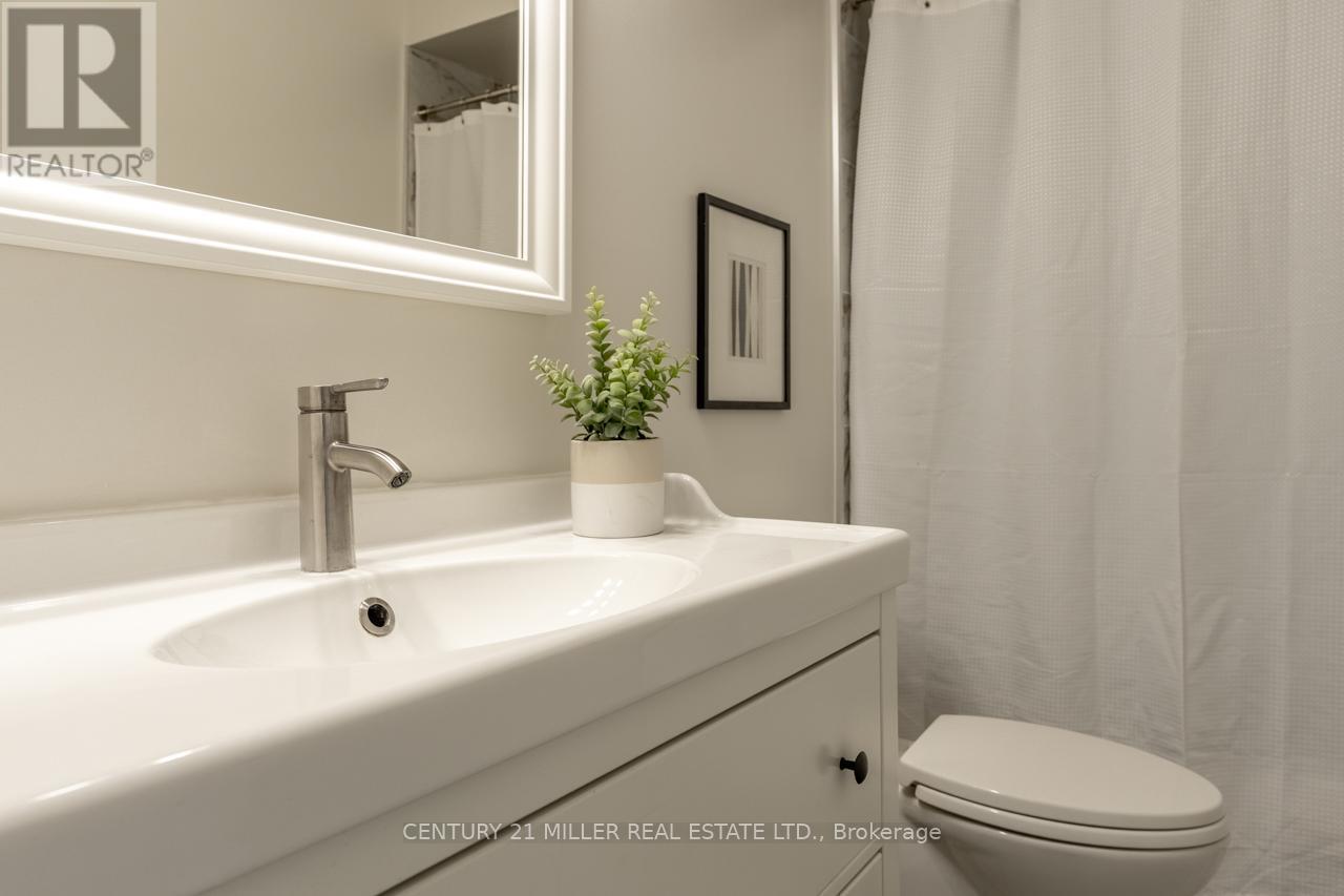 53 Dills Crescent, Milton, Ontario  L9T 5P2 - Photo 16 - W12994992