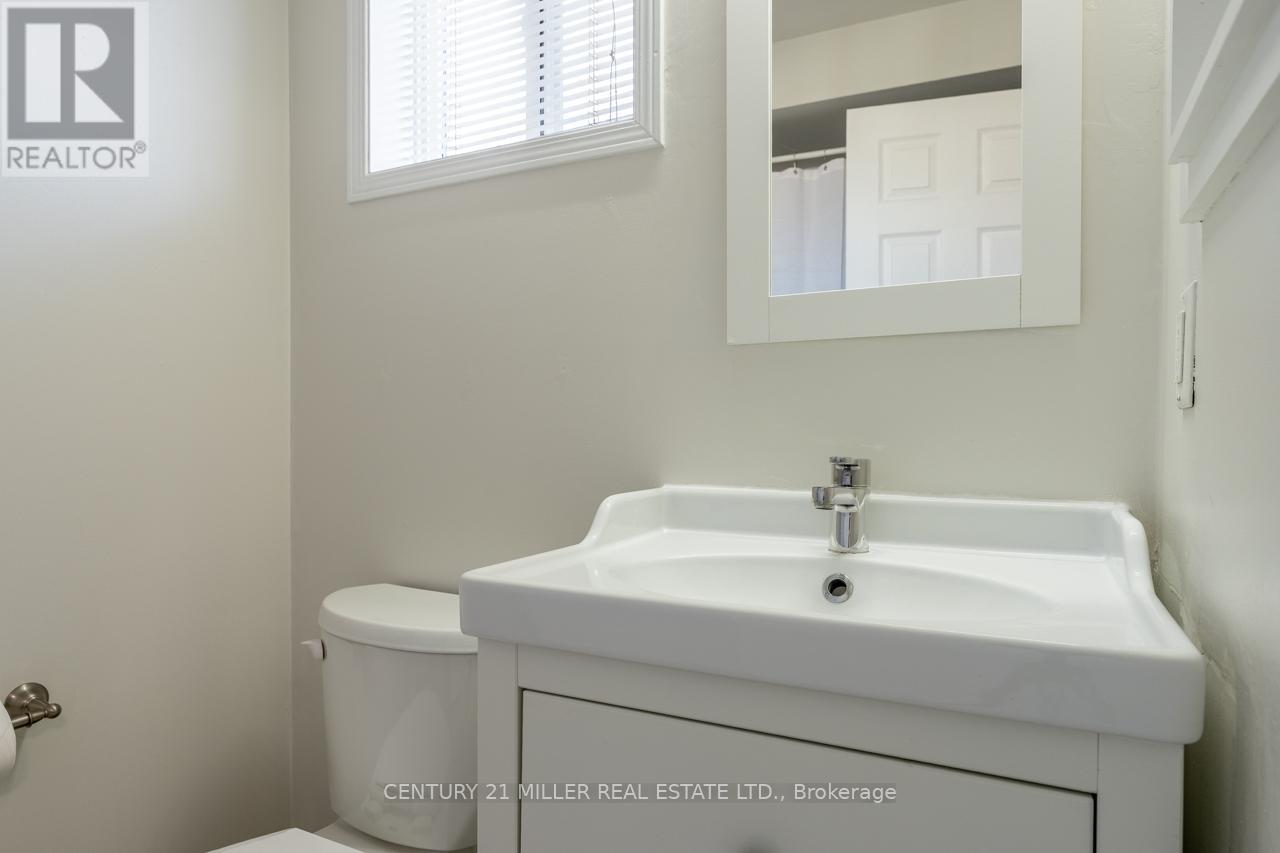 53 Dills Crescent, Milton, Ontario  L9T 5P2 - Photo 19 - W12994992