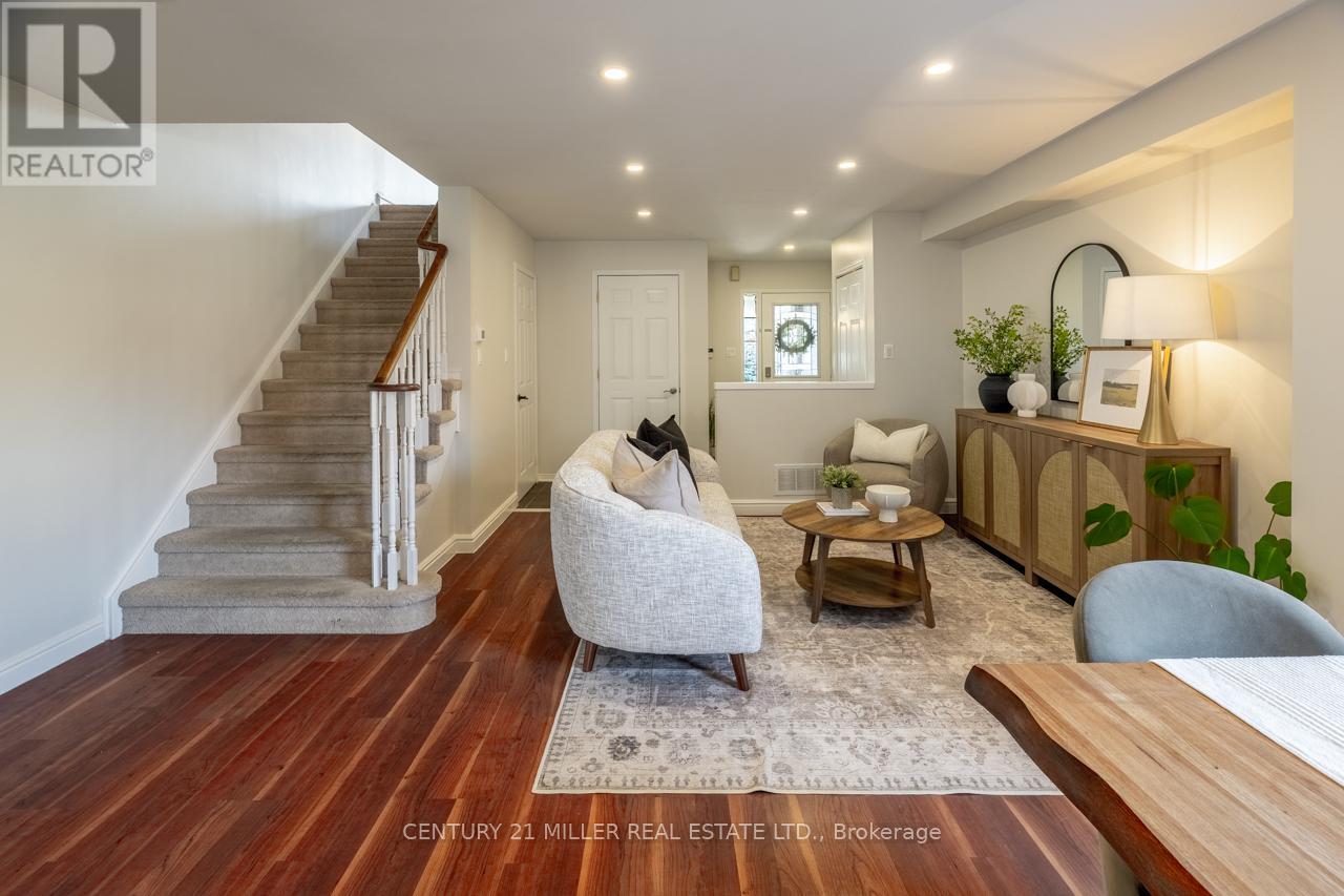 53 Dills Crescent, Milton, Ontario  L9T 5P2 - Photo 4 - W12994992