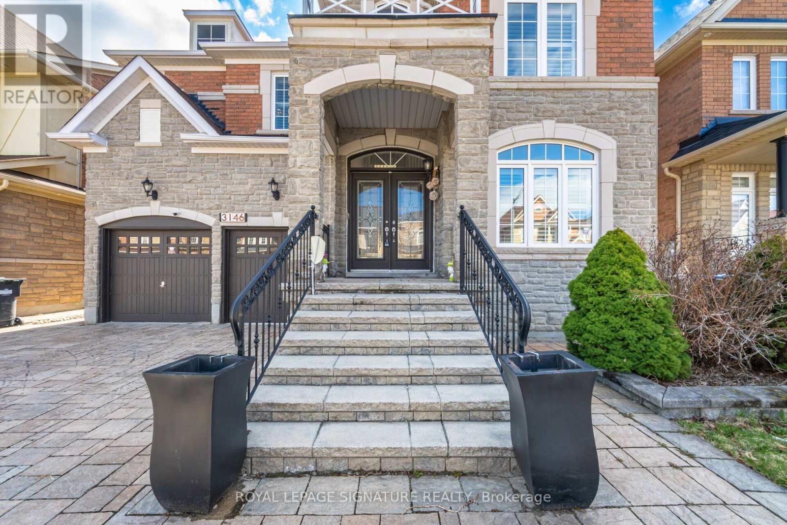 3146 Tacc Drive, Mississauga, Ontario  L5M 0B6 - Photo 4 - W12995002