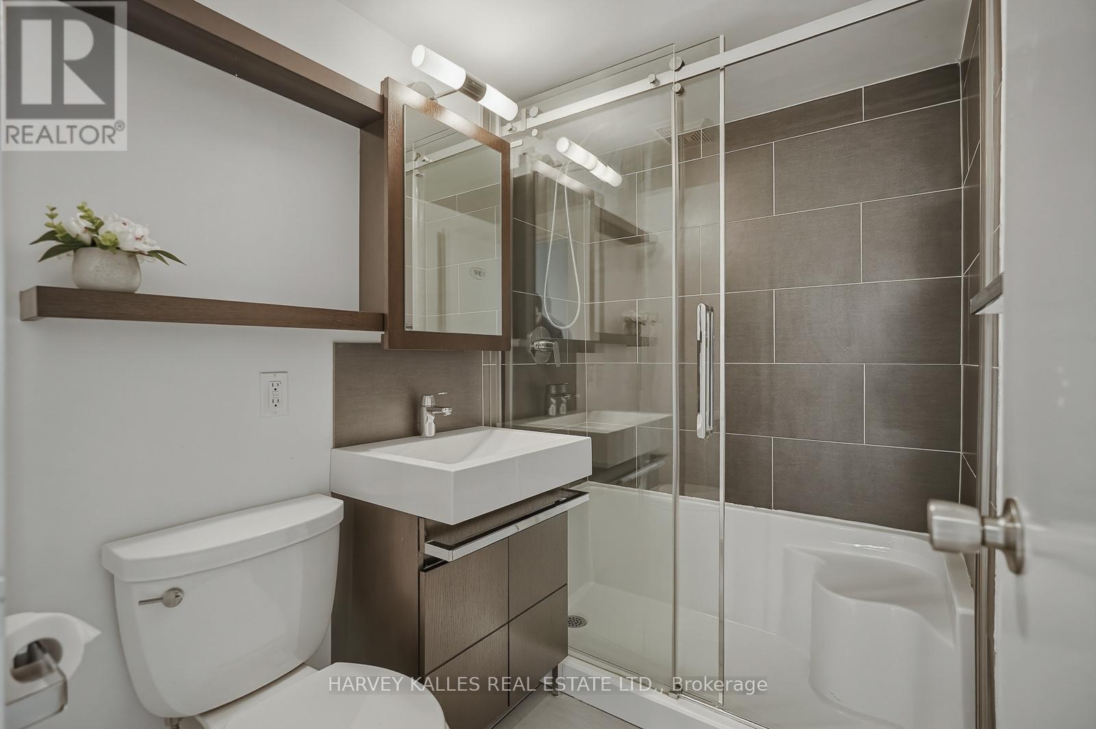 206 - 80 Coe Hill Drive, Toronto (High Park-Swansea), Ontario  M6S 3C9 - Photo 17 - W12995038