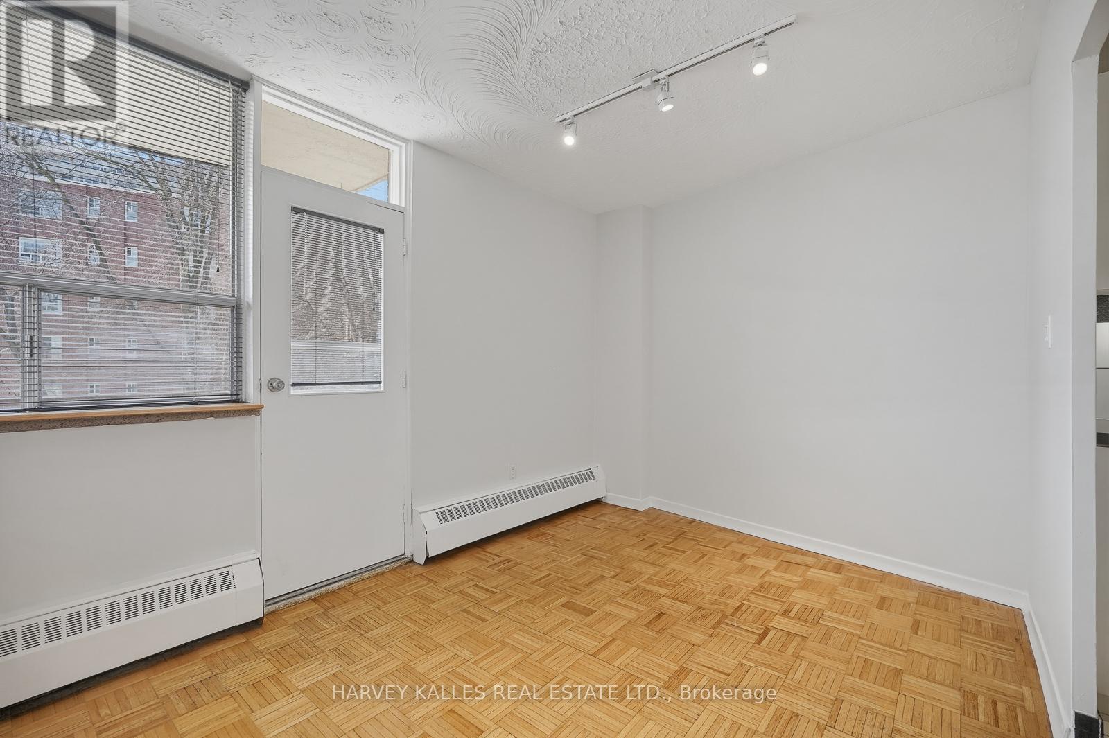 206 - 80 Coe Hill Drive, Toronto (High Park-Swansea), Ontario  M6S 3C9 - Photo 8 - W12995038