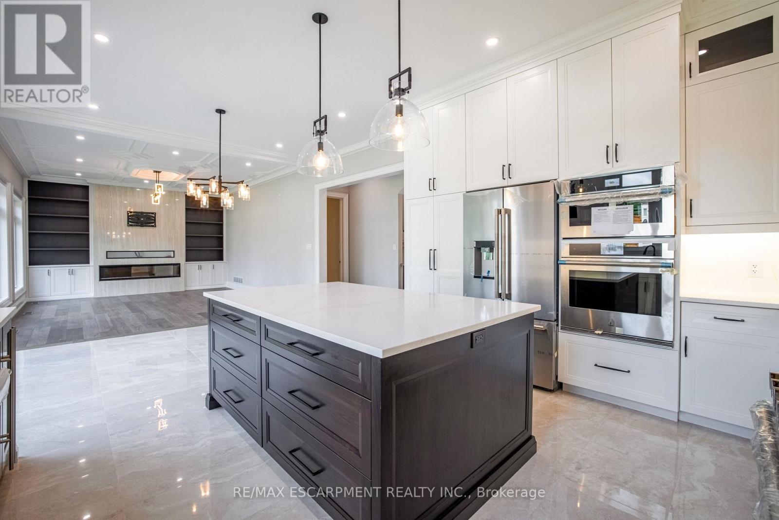 31 Bayside Court, Burlington (Lasalle), Ontario  L7T 1M8 - Photo 15 - W12995088