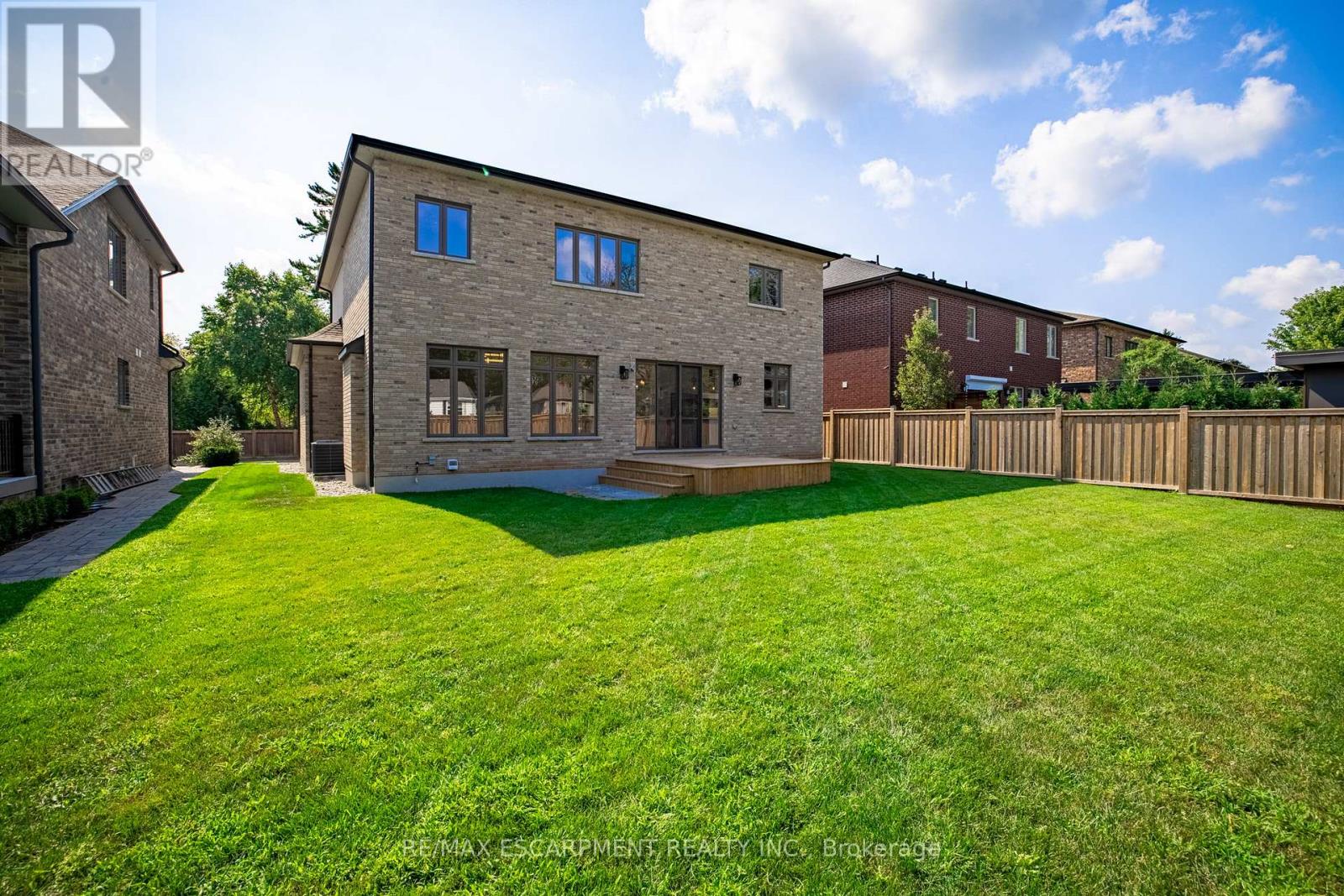 31 Bayside Court, Burlington (Lasalle), Ontario  L7T 1M8 - Photo 41 - W12995088