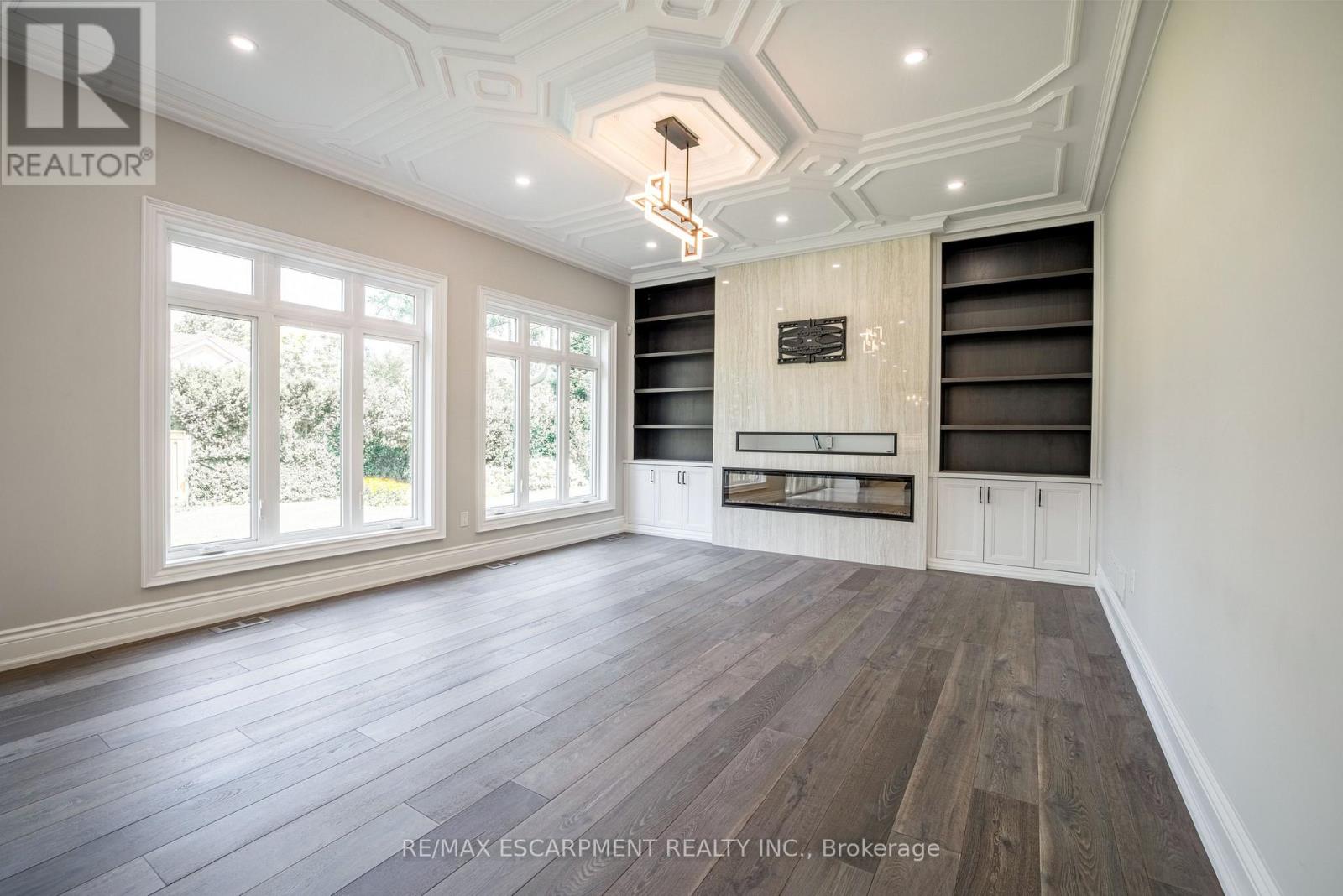 31 Bayside Court, Burlington (Lasalle), Ontario  L7T 1M8 - Photo 9 - W12995088