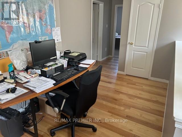 Main Fl - 111 Crystalview Crescent, Brampton, Ontario  L6P 2R8 - Photo 13 - W12995106
