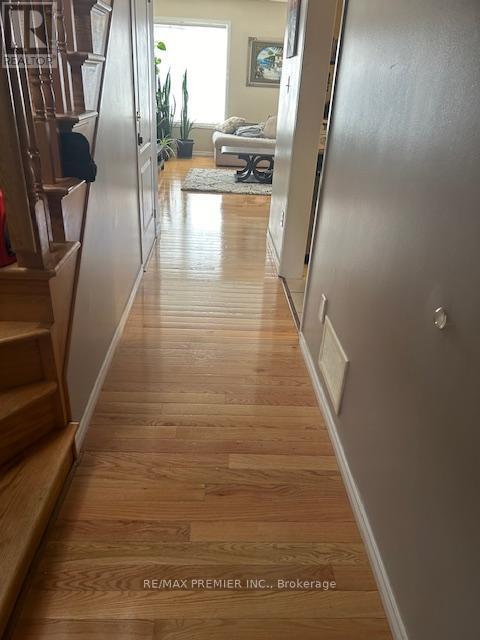 Main Fl - 111 Crystalview Crescent, Brampton, Ontario  L6P 2R8 - Photo 6 - W12995106