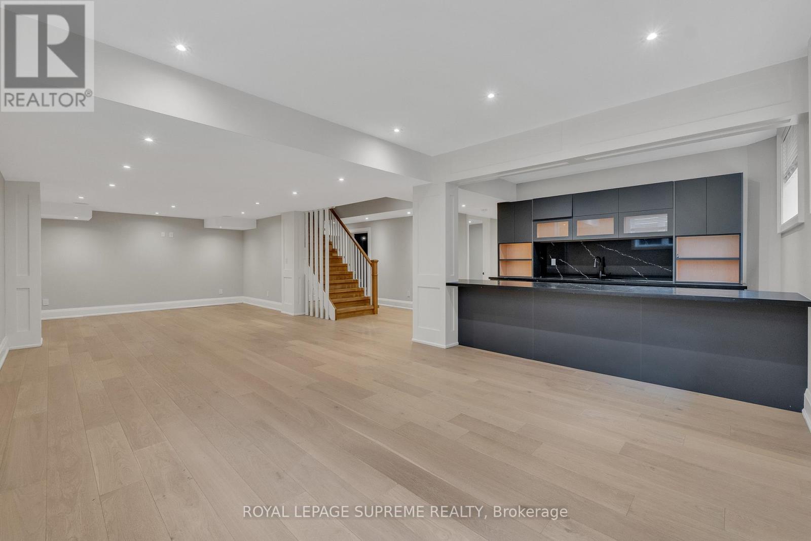 477 Candler Road, Oakville, Ontario  L6J 2V5 - Photo 36 - W12995114