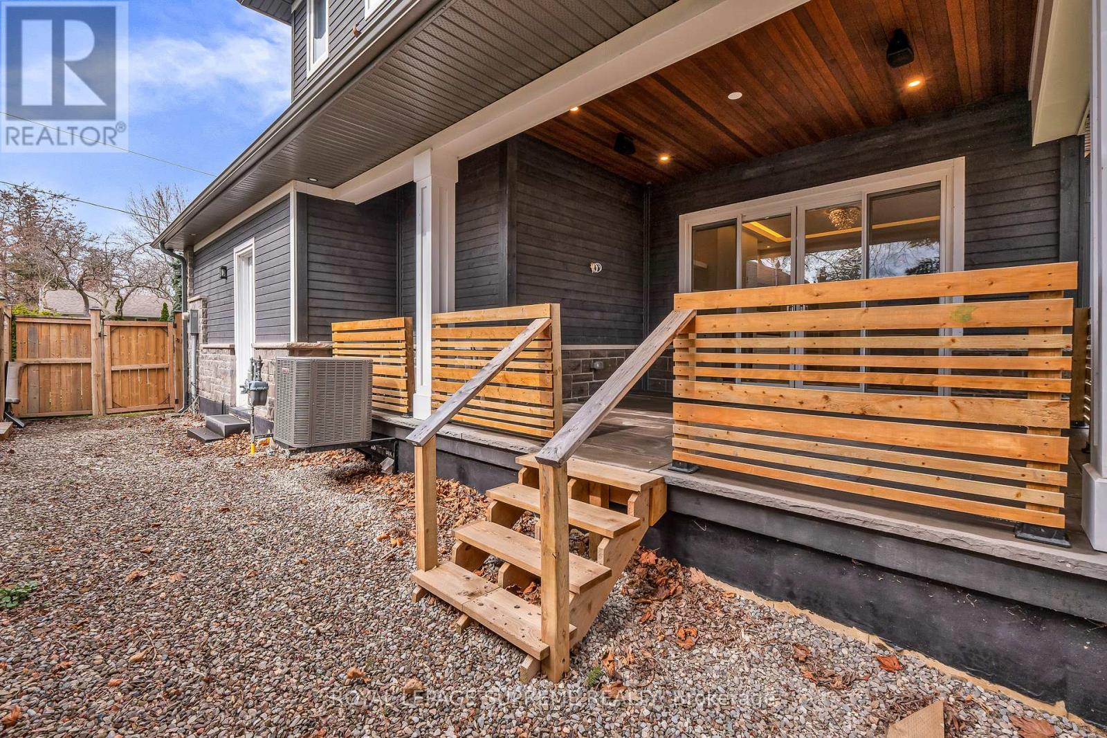 477 Candler Road, Oakville, Ontario  L6J 2V5 - Photo 44 - W12995114