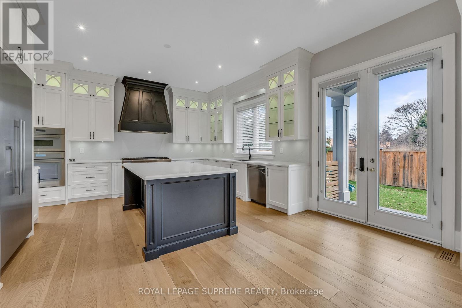 477 Candler Road, Oakville, Ontario  L6J 2V5 - Photo 9 - W12995114