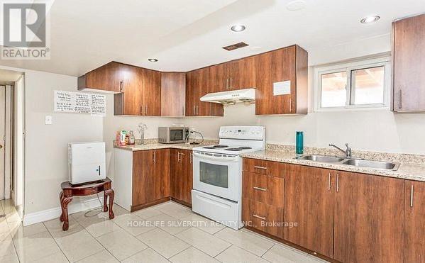 7208 Hermitage Road, Mississauga, Ontario  L4T 2S4 - Photo 10 - W12995128