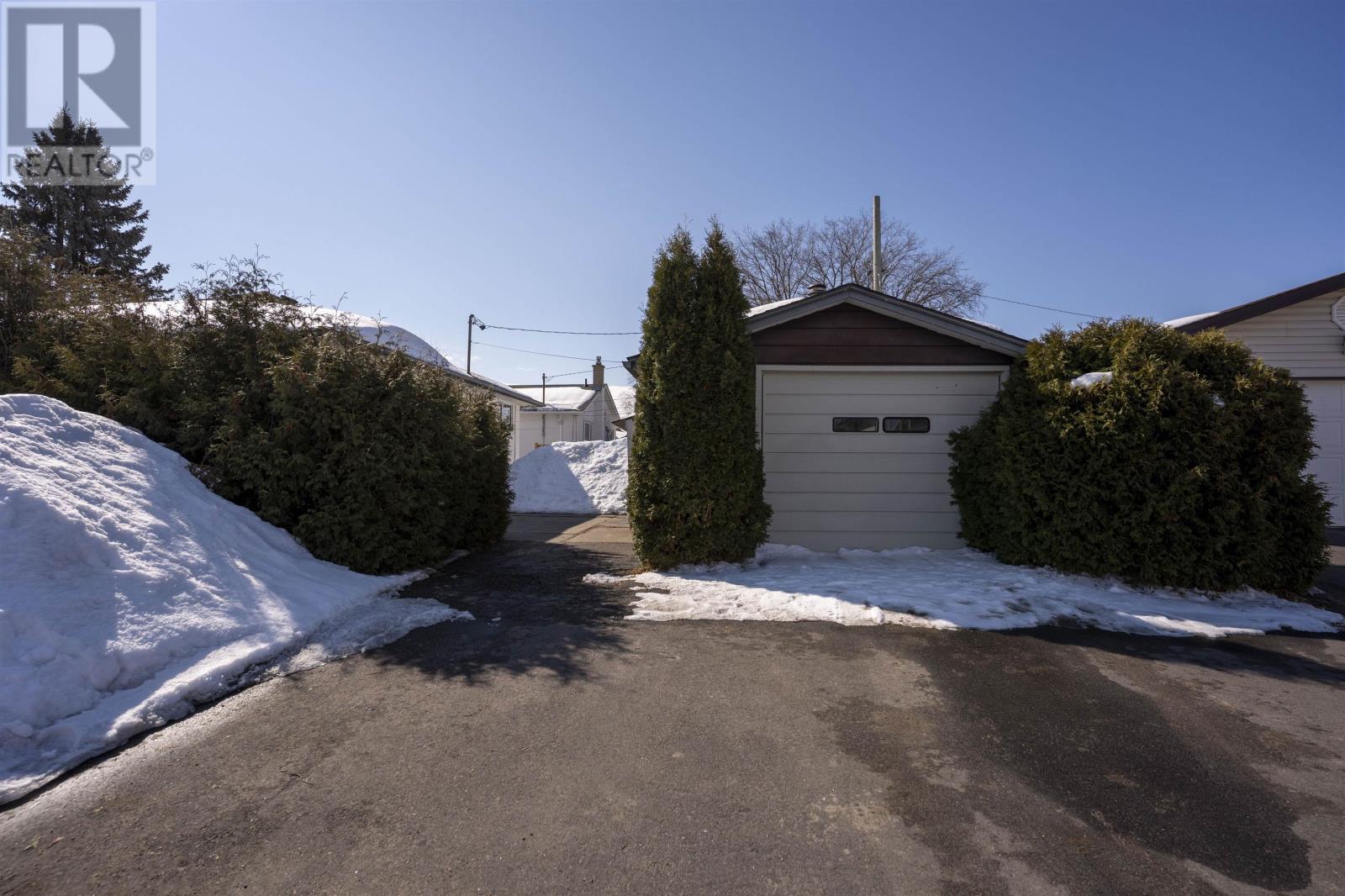 231 Briar Bay, Thunder Bay, Ontario  P7C 1M1 - Photo 33 - TB2600692