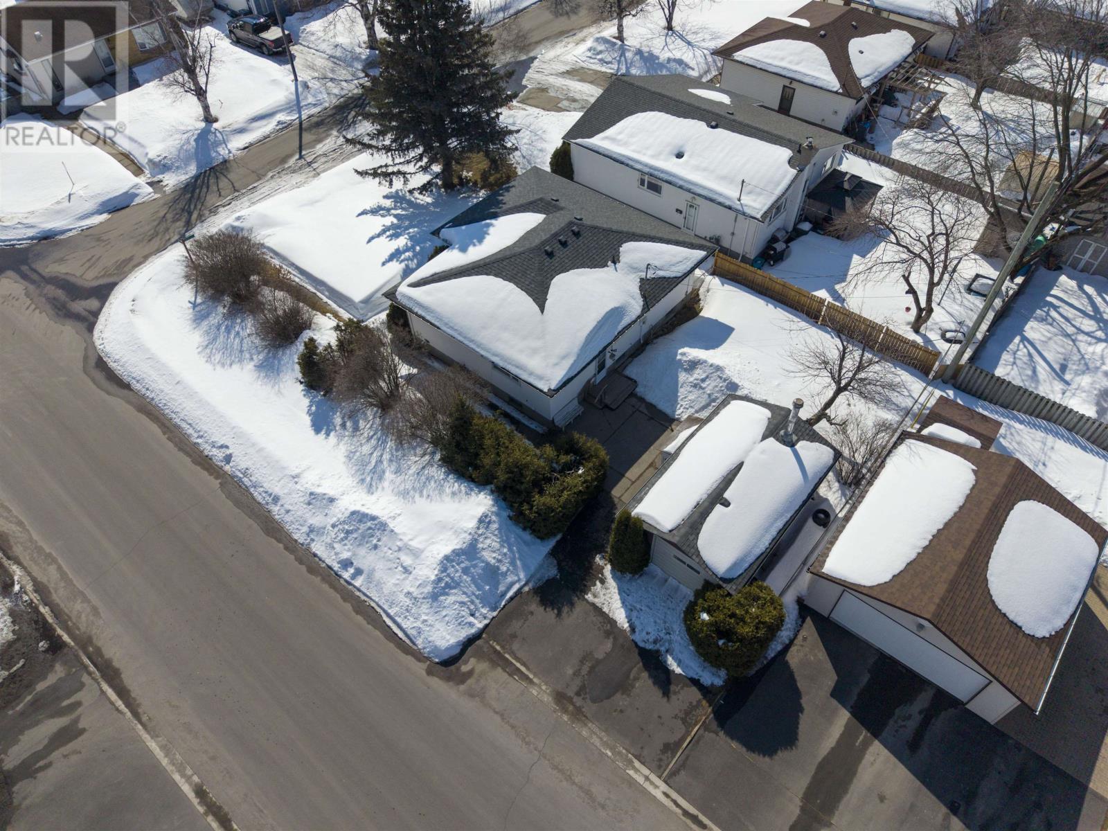 231 Briar Bay, Thunder Bay, Ontario  P7C 1M1 - Photo 4 - TB2600692