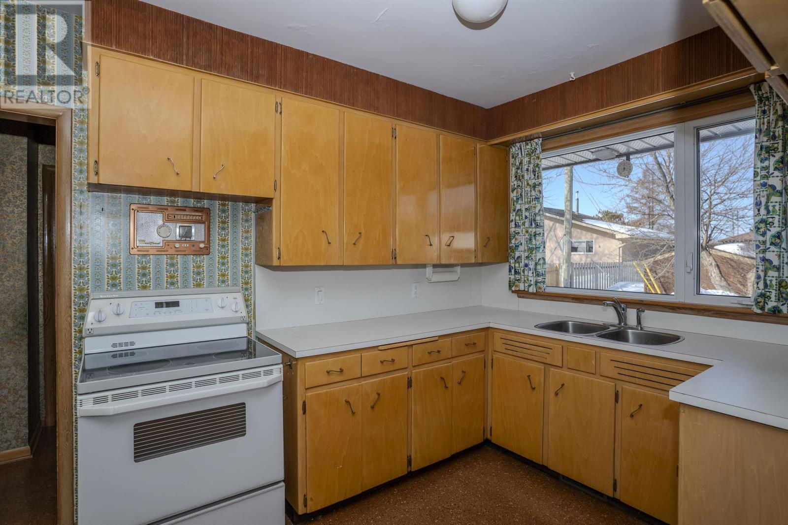 231 Briar Bay, Thunder Bay, Ontario  P7C 1M1 - Photo 6 - TB2600692