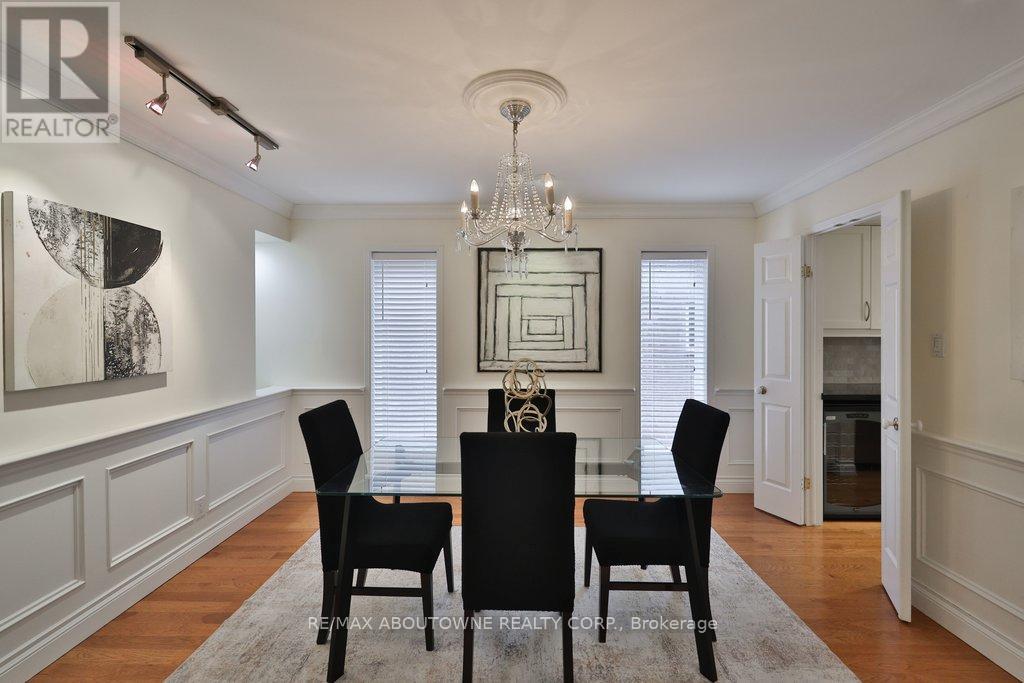 86 Forsythe Street, Oakville, Ontario  L6K 3J8 - Photo 10 - W12995146