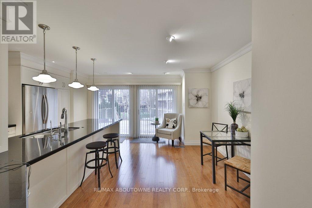 86 Forsythe Street, Oakville, Ontario  L6K 3J8 - Photo 12 - W12995146