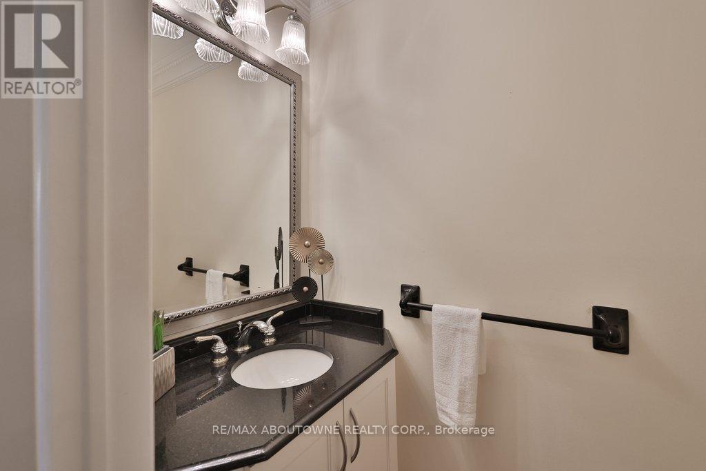 86 Forsythe Street, Oakville, Ontario  L6K 3J8 - Photo 20 - W12995146