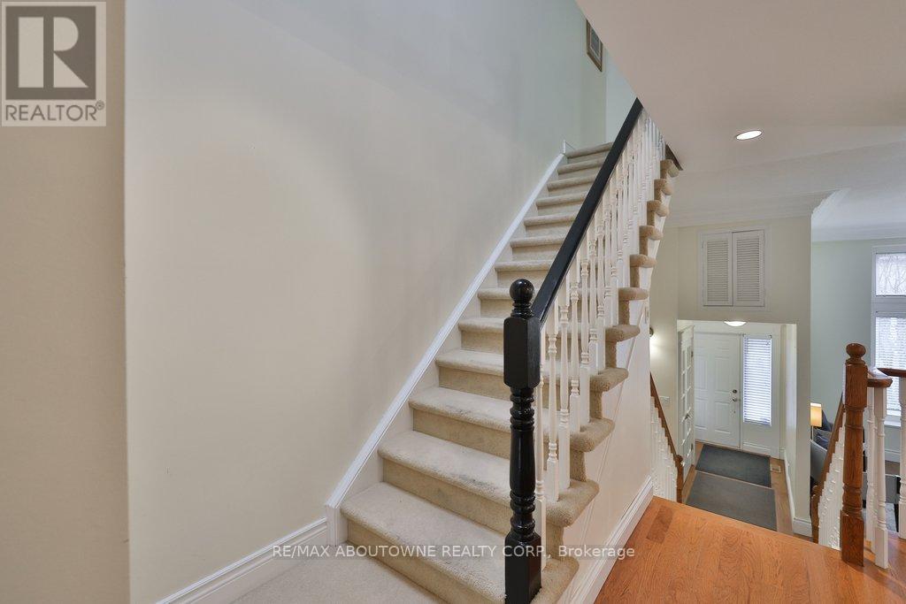 86 Forsythe Street, Oakville, Ontario  L6K 3J8 - Photo 21 - W12995146