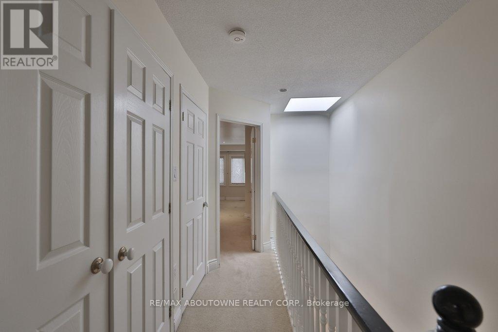 86 Forsythe Street, Oakville, Ontario  L6K 3J8 - Photo 22 - W12995146