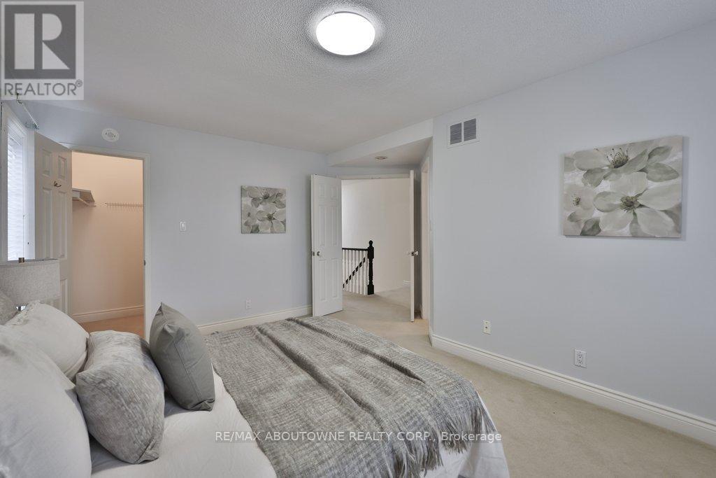 86 Forsythe Street, Oakville, Ontario  L6K 3J8 - Photo 25 - W12995146