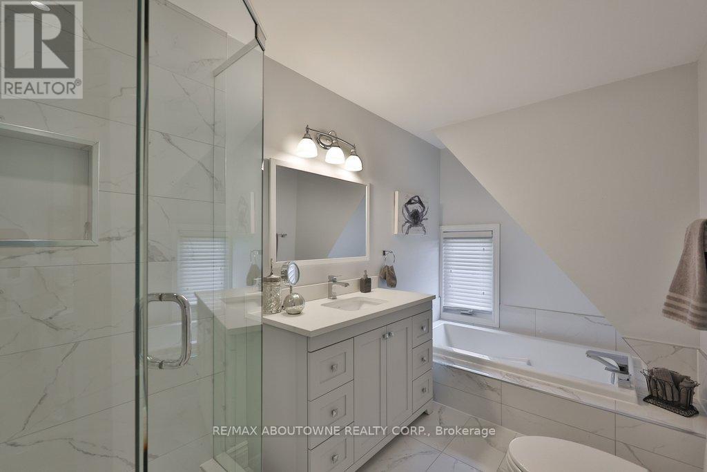 86 Forsythe Street, Oakville, Ontario  L6K 3J8 - Photo 26 - W12995146