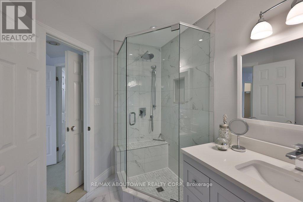 86 Forsythe Street, Oakville, Ontario  L6K 3J8 - Photo 28 - W12995146