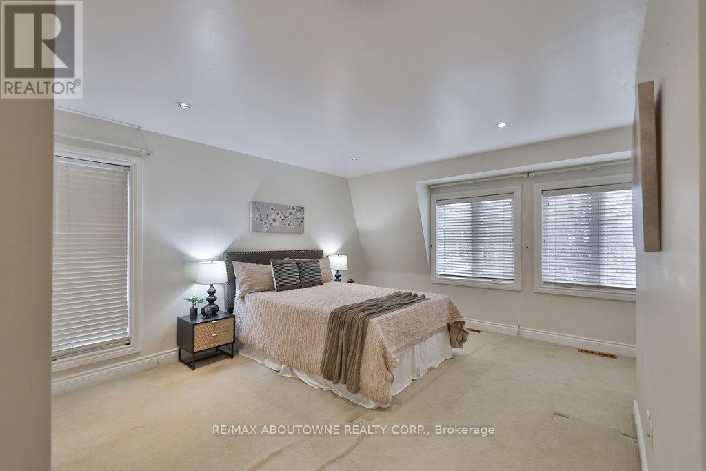 86 Forsythe Street, Oakville, Ontario  L6K 3J8 - Photo 30 - W12995146